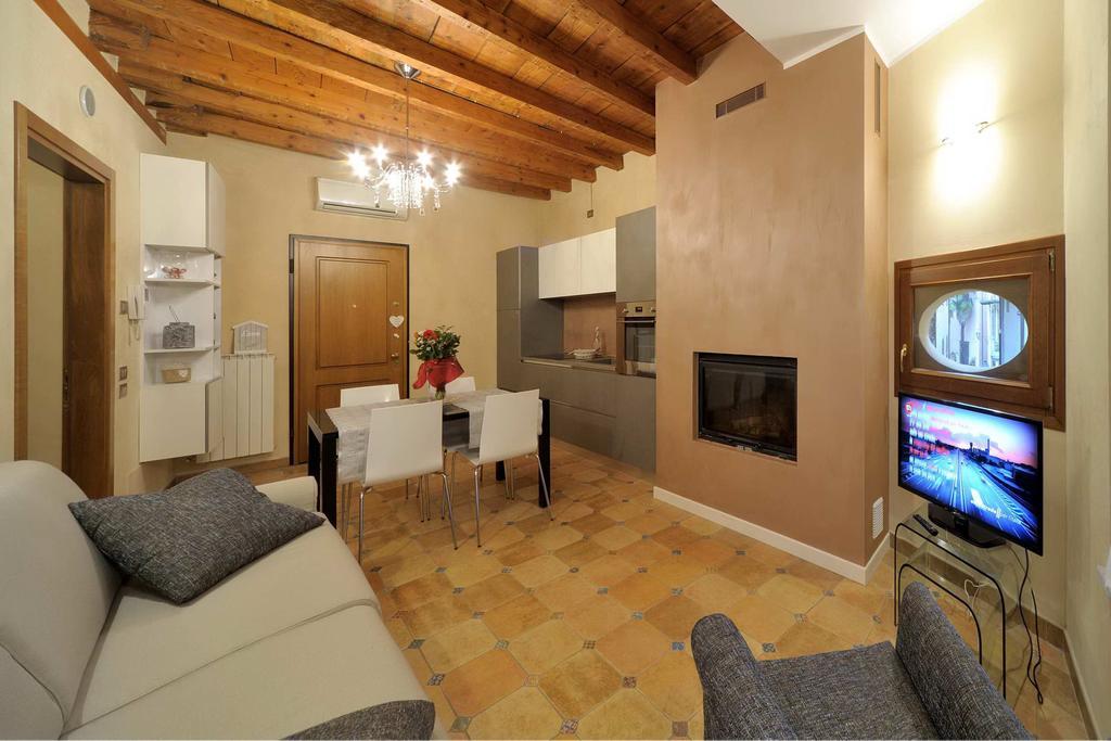 Appartement Antico Palazzo Signorile à Salò Extérieur photo